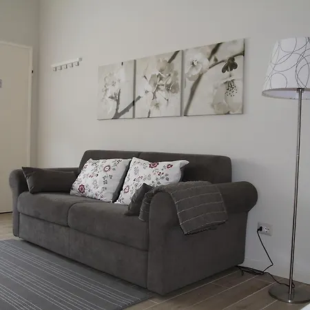 坎普罗通酒店 4* Tavernerio